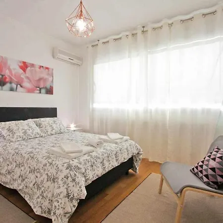 Believe In Dream Apart. Contemporaneo Com Piscina Apartment *