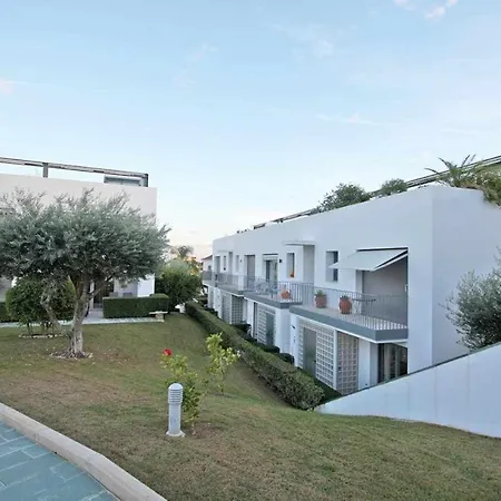 Believe In Dream Contemporaneo Com Piscina Apartment *