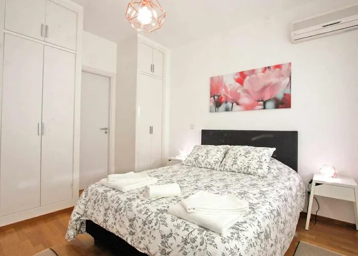 Believe In Dream Apart. Contemporaneo Com Piscina